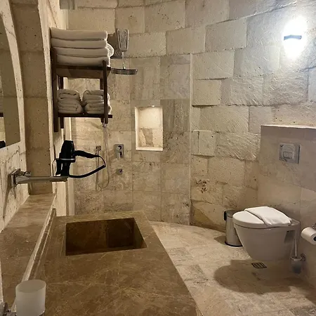 Maiya Hotel *