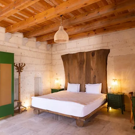 Maiya Hotel *