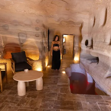 Maiya Hotel *