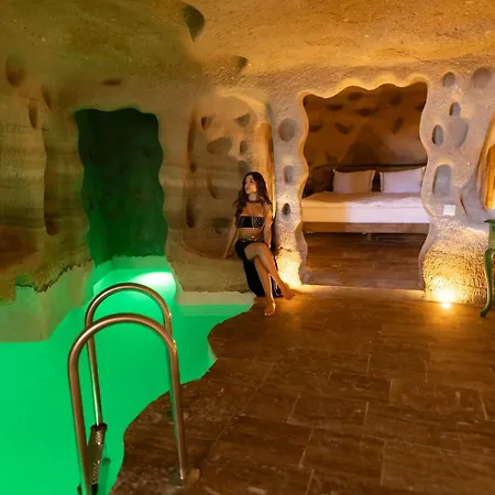 Maiya Hotel *